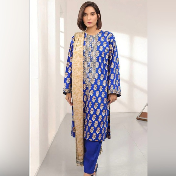 Alkaram Studio Pakistani 3pc - Picture 1 of 6